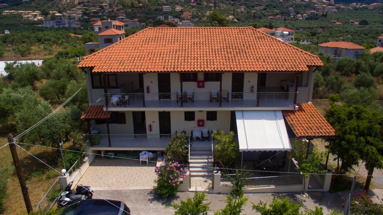 Theano Apartments Stoupa Luaran gambar